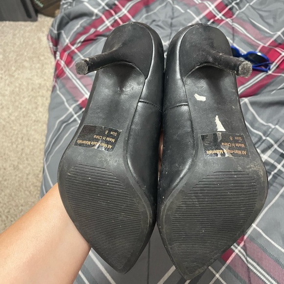 Heels - Picture 4 of 5